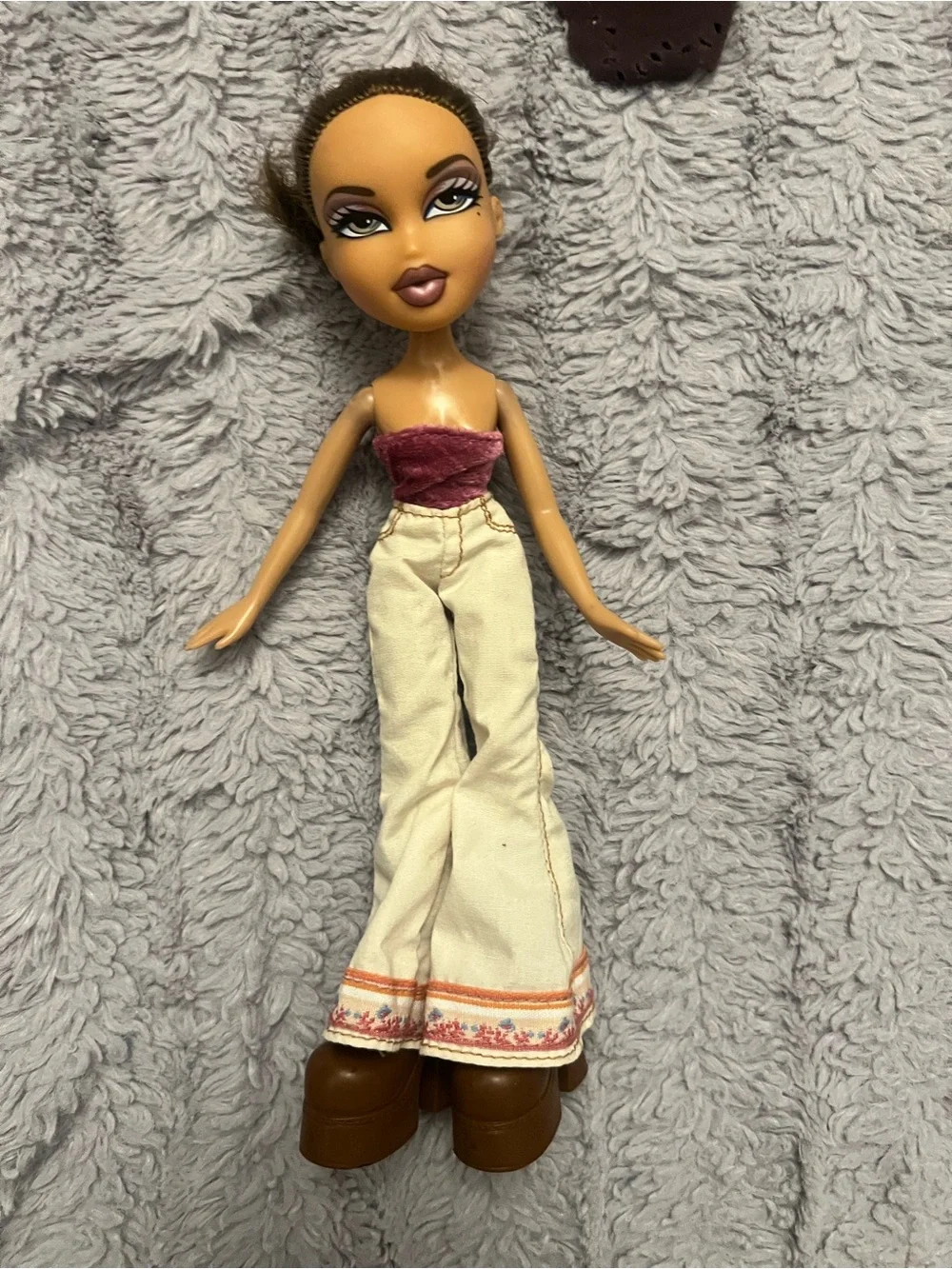 First Edition 2001 Yazmin Bratz Doll Original Outfits.